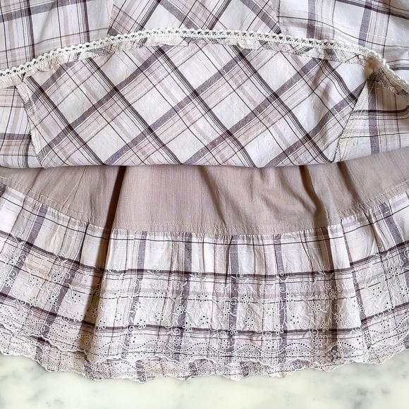Limited Too multi color sparkling plaid skirt w/embroidery, layers and lining. - Picture 6 of 8